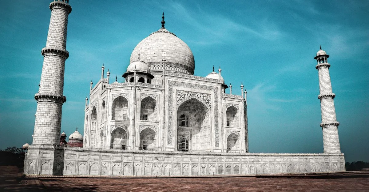Exploring Agra: A Comprehensive Guide to City Tours and Sightseeing