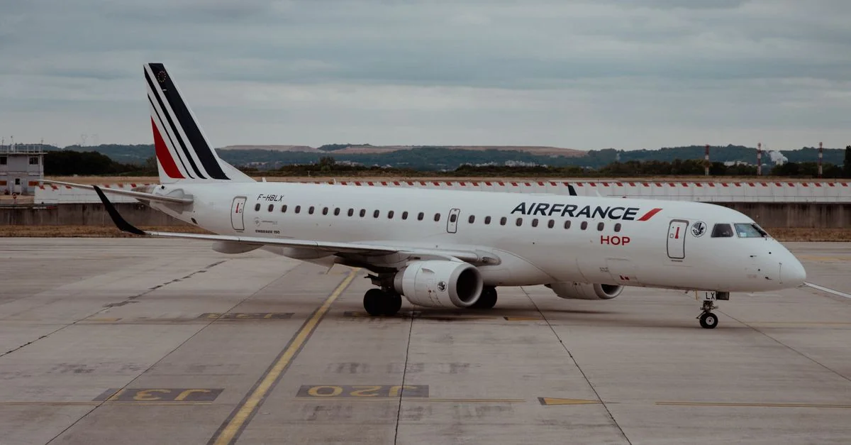 Comprehensive Air France Data-Driven Airline Review and Route Analysis