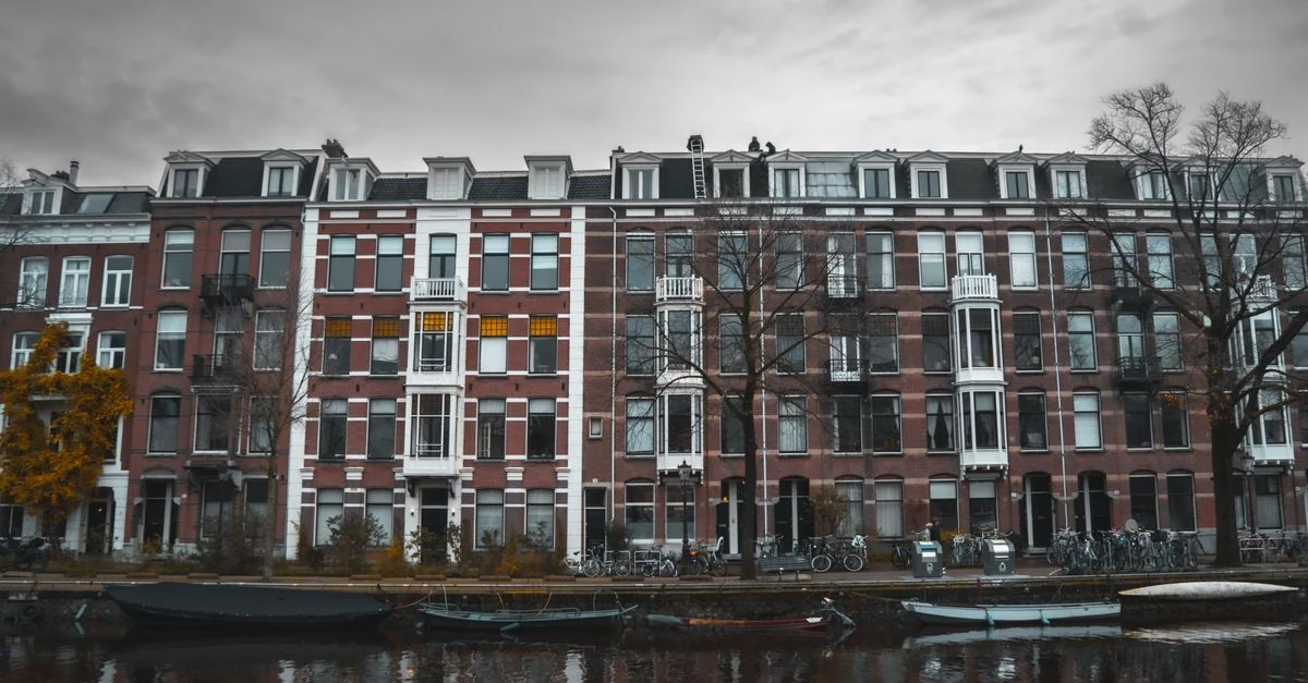 Traveling from Amsterdam to Madrid: A Complete Transport Guide