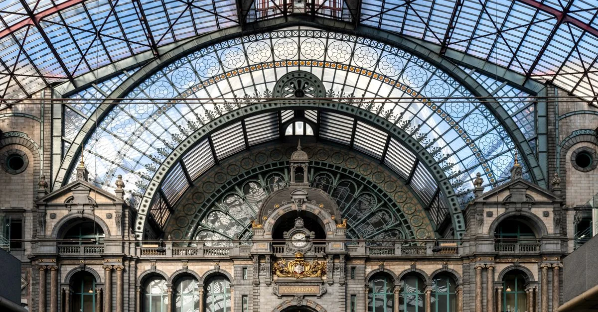Exploring the Scenic Route from Antwerp to Bruges: A Journey Through Belgium&rsquo;s Heartland