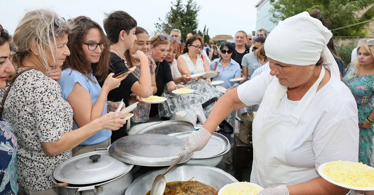 A Strategic Approach to Dining in Athina