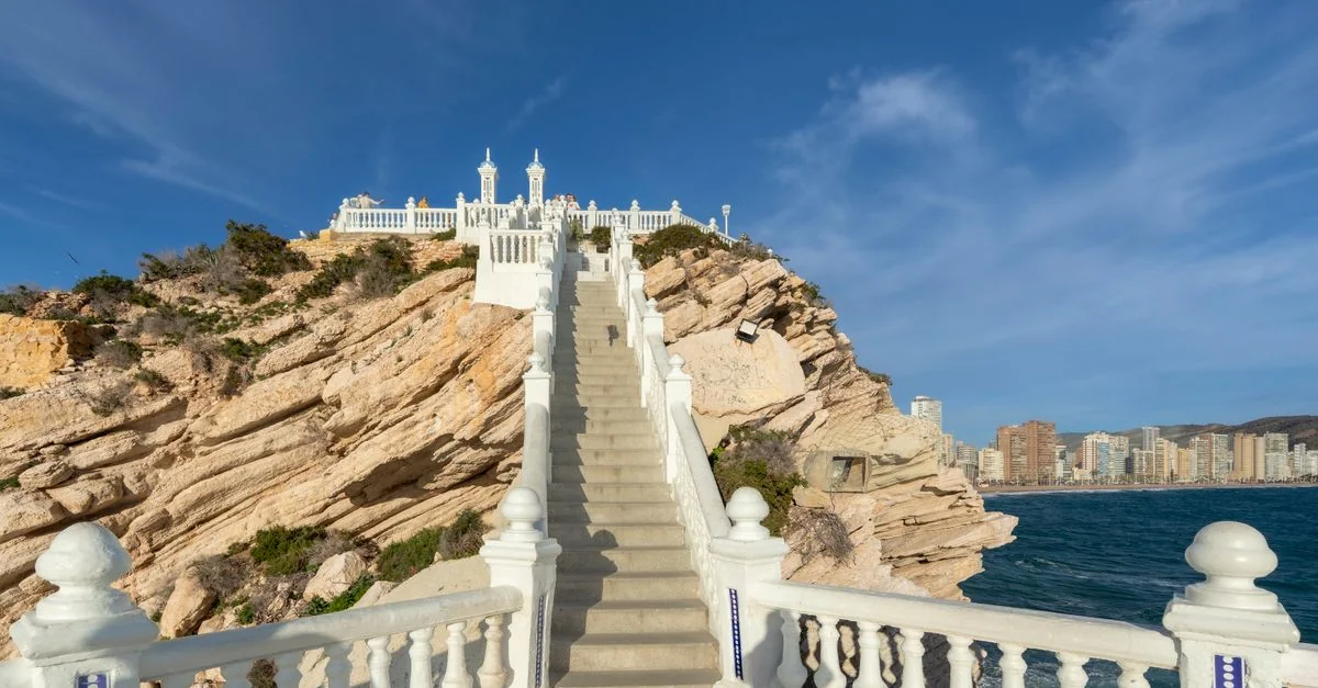 Traveling from Benidorm to Valencia: A Practical Transport Guide