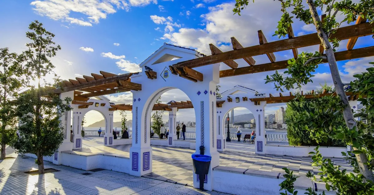 Traveling from Benidorm to Valencia: A Practical Transport Guide