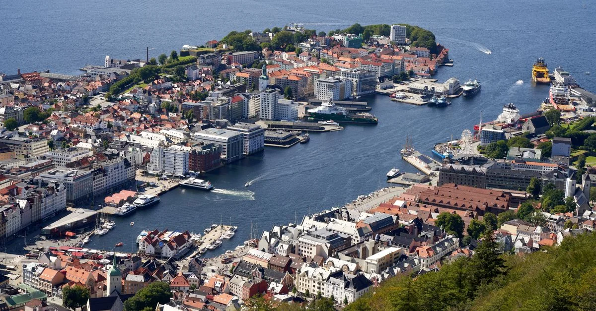 Bergen Day Trip Guide: Fjords, Trains and Mountain Roads