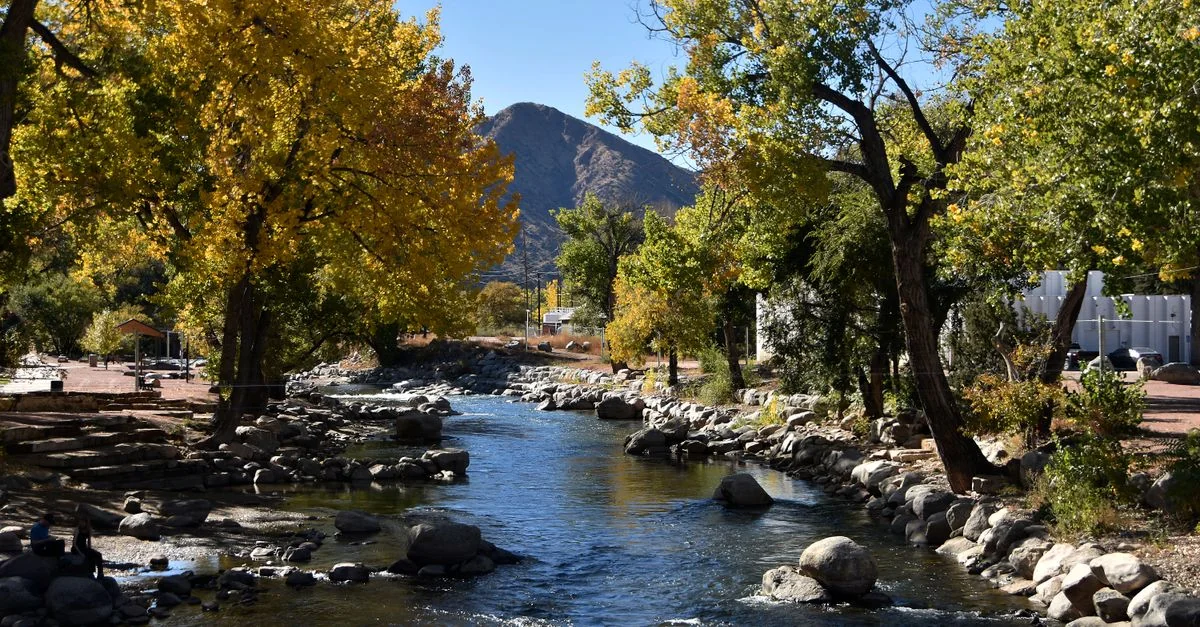 Bernalillo County Adventure Guide: Ballooning Tours with Prices and Tips