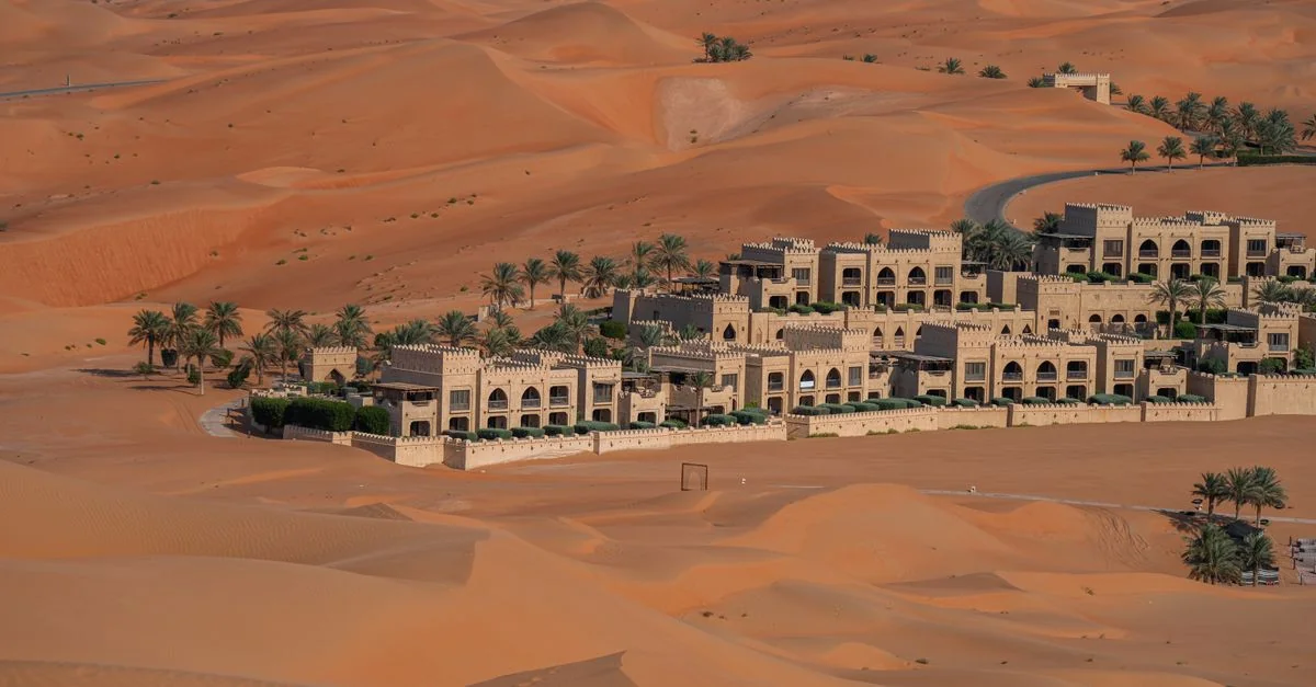 Comprehensive Abu Dhabi Travel Guide: Tours, Prices, and Planning