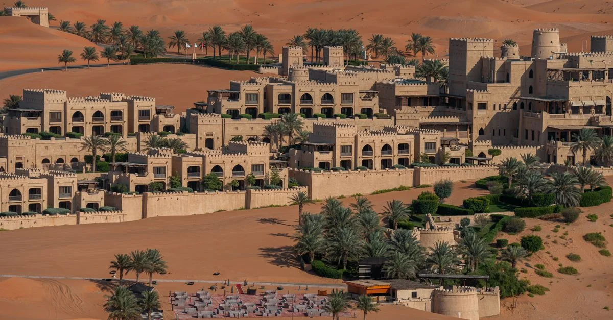 Comprehensive Abu Dhabi Travel Guide: Tours, Prices, and Planning