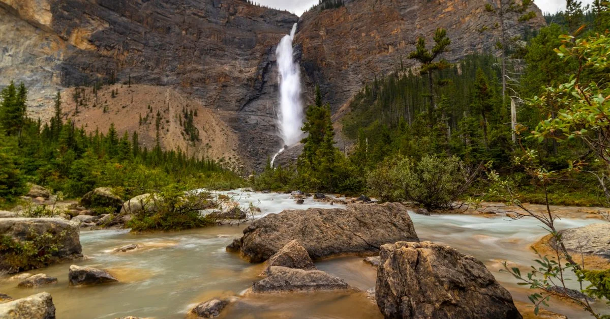Exploring Banff: A Comprehensive Tour Guide for Adventurers and Nature Enthusiasts