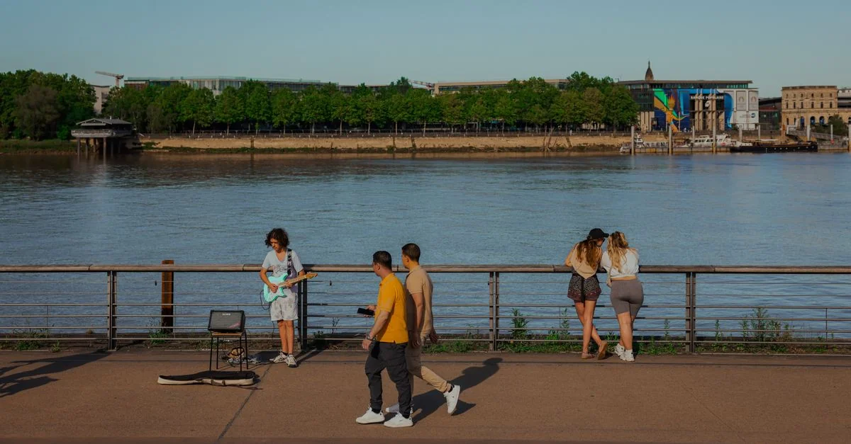 Comprehensive Bordeaux Tour Guide: Exploring France’s Wine and Architecture