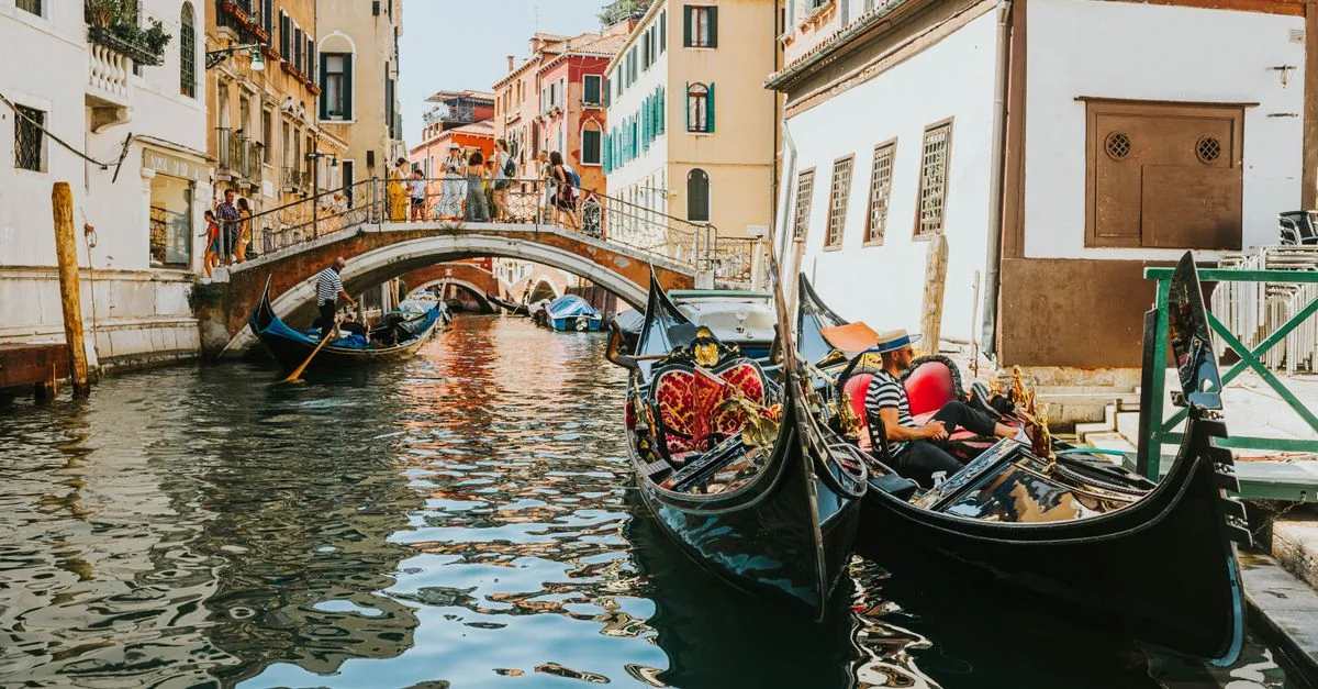 Exploring Italy: A Comprehensive Tour Guide for Adventurous Travelers