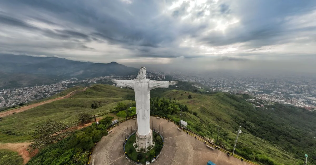 Exploring Medellín: A Comprehensive Tour Guide