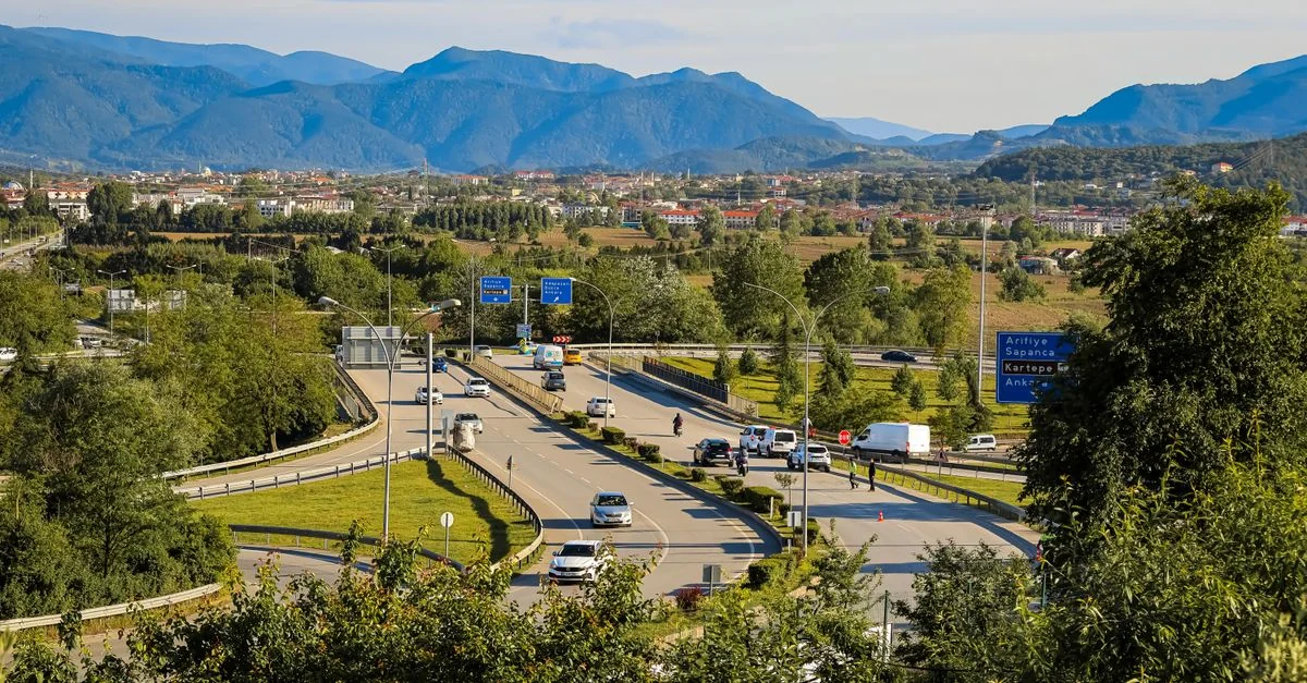 A Comprehensive Guide to Touring Tirana, Albania