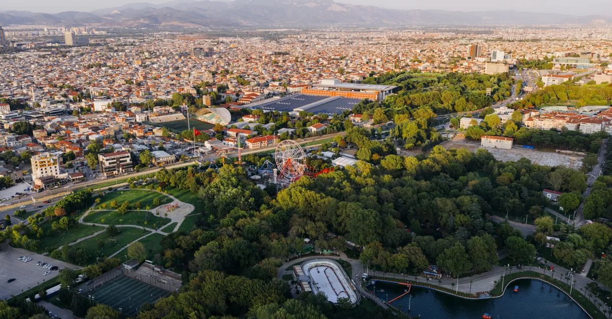 A Comprehensive Guide to Touring Tirana, Albania