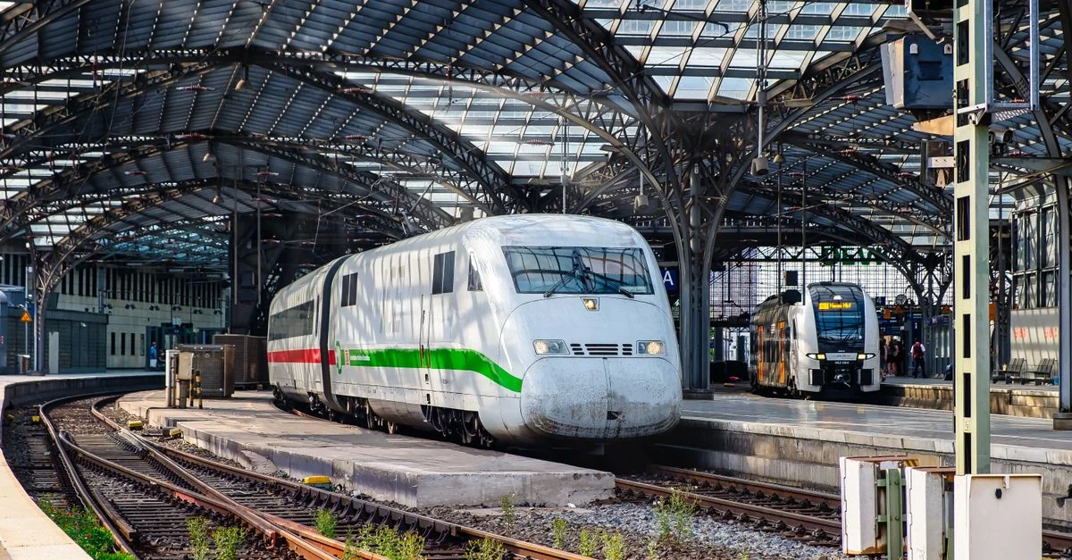 Navigating Your Journey from Bremen Hbf to Berlin