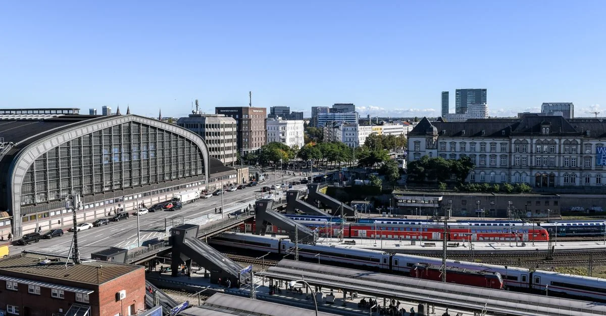 Navigating Your Journey from Bremen Hbf to Berlin