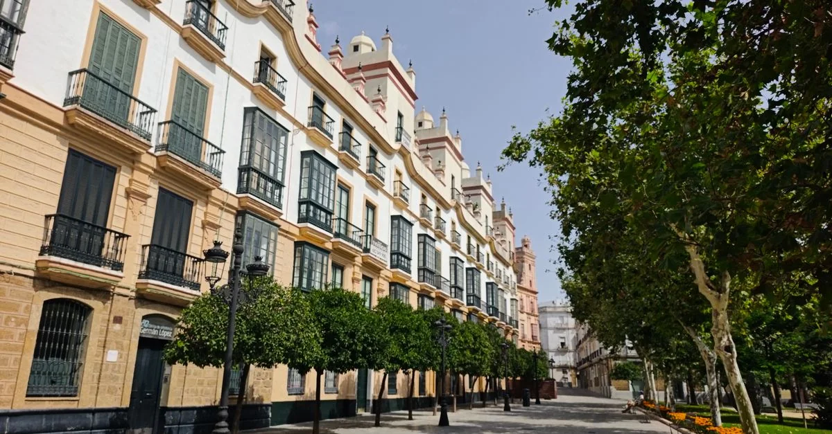 Navigating the Journey from Cádiz to Madrid: A Comprehensive Transit Guide