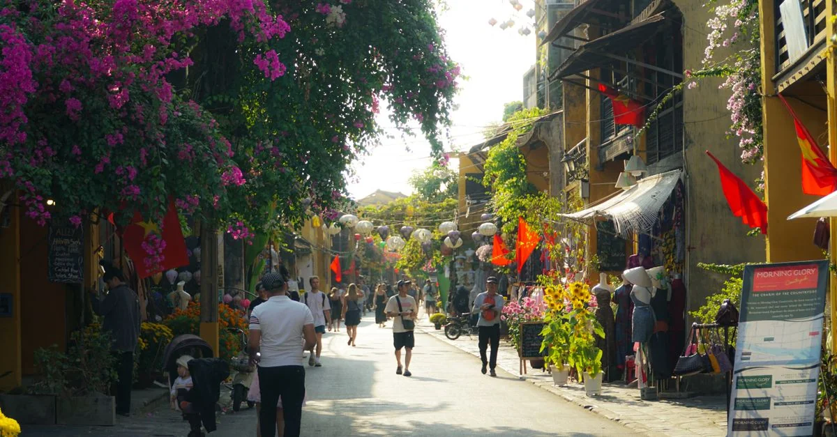 Day Trips From Cửa Nam: Navigating Karsts and Gulf Waters