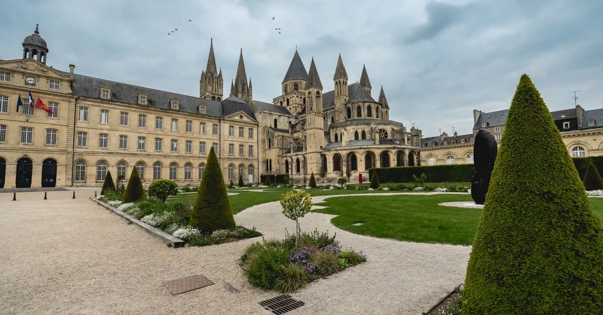 Day Trips From Caen: Normandy Landings and Medieval Icons Within Reach