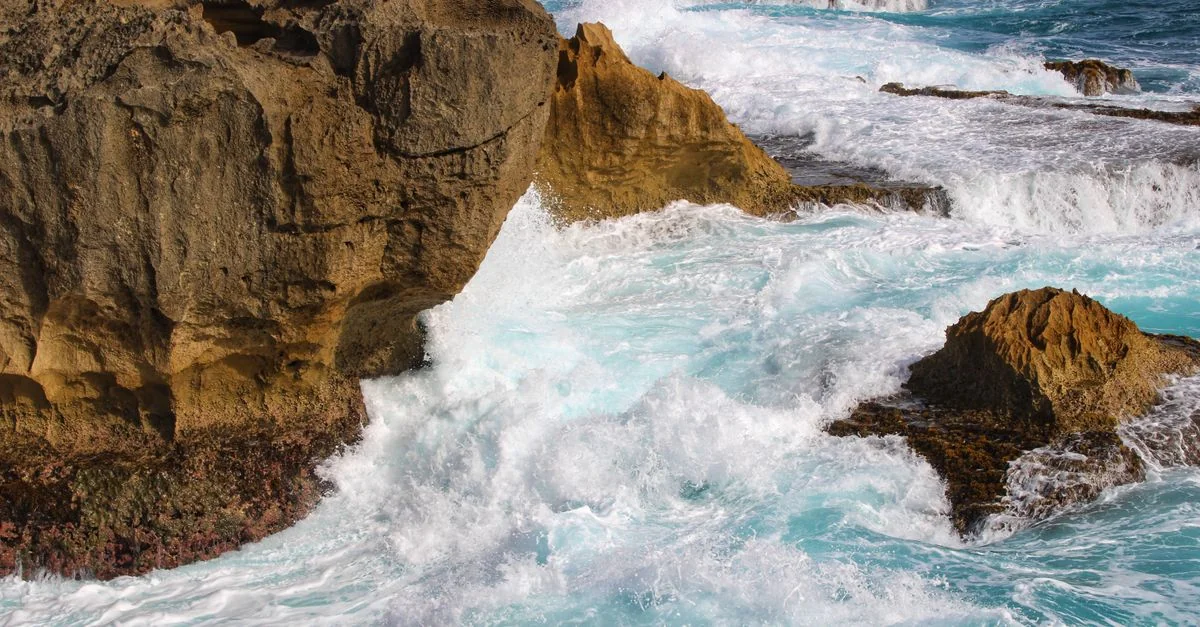 Cangrejo Arriba Adventure Guide: Hiking and Extreme Sports with Prices and Tips