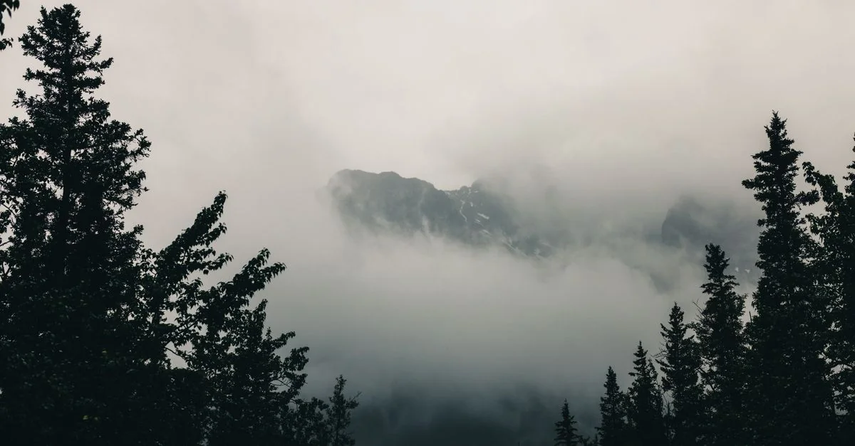 Canmore Day Trips: Stunning Lakes & Private Adventures