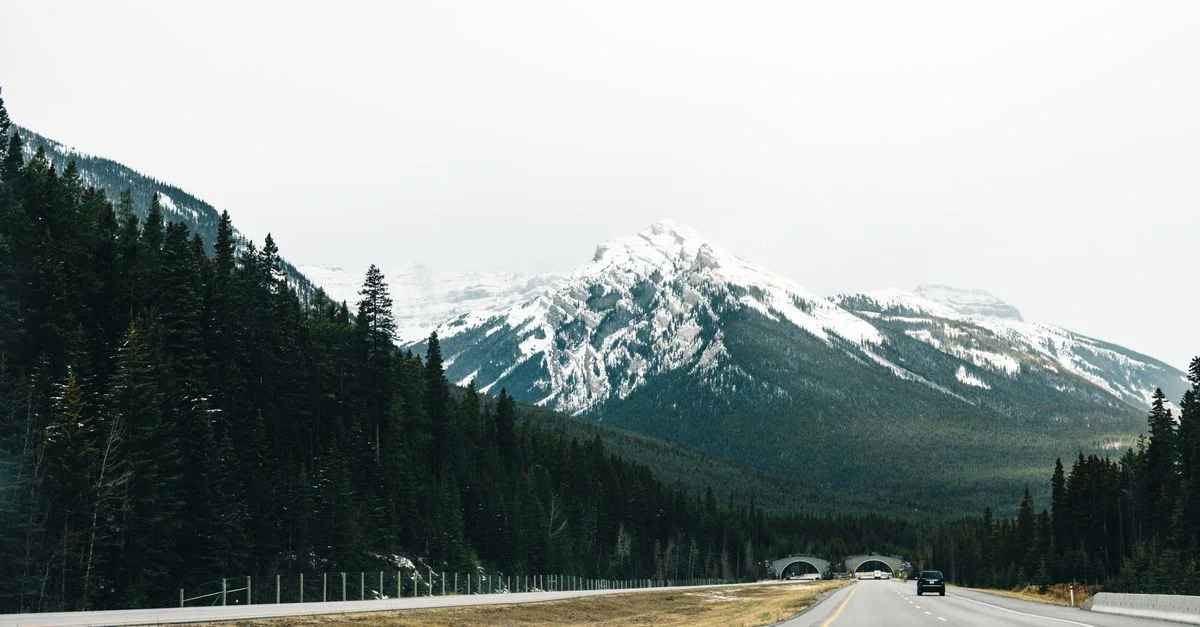 Canmore Day Trips: Stunning Lakes & Private Adventures