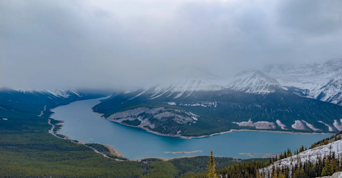 Canmore Day Trips: Stunning Lakes & Private Adventures