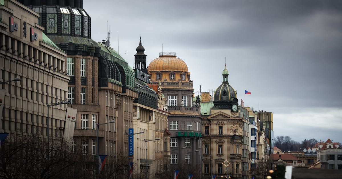 cheapest-flights-miami-to-prague