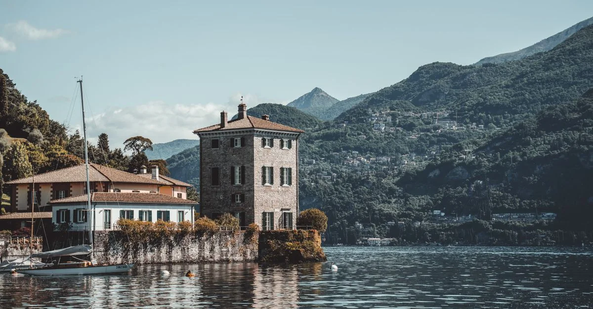 Como: A Guide to City Tours and Sightseeing
