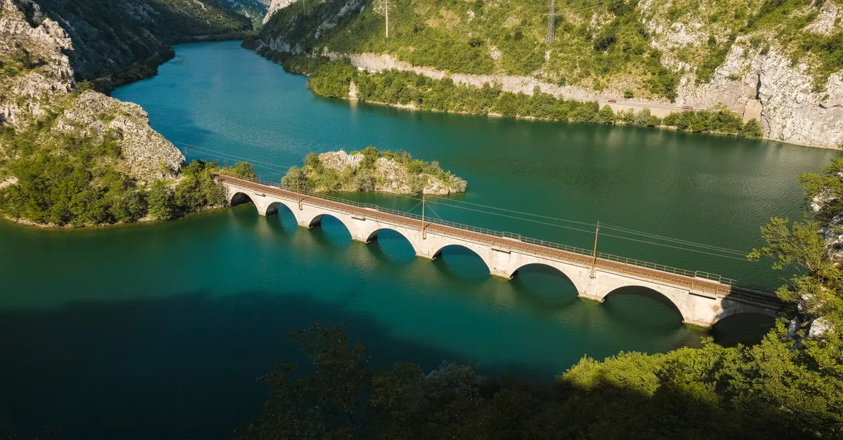 Exploring the Scenic Route from Compiègne to Paris