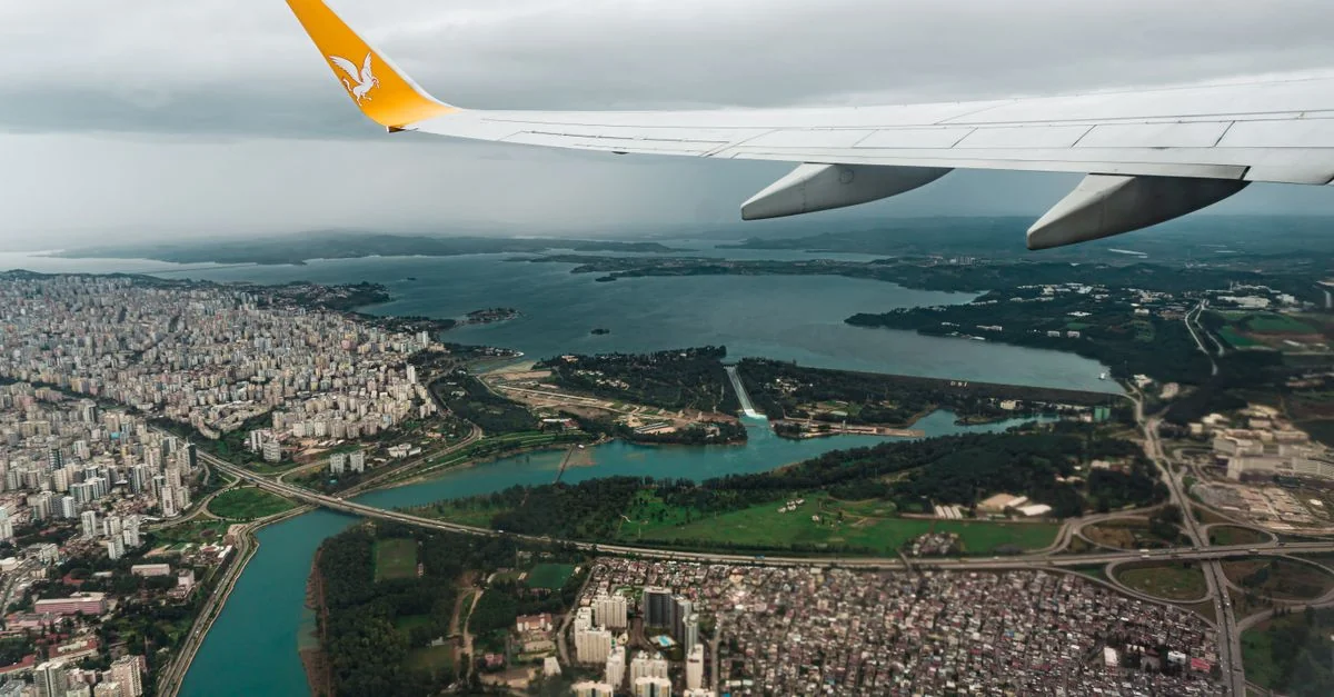 Condor Airline Review: Comprehensive Data-Driven Analysis of Fares, Trends, and Route Economics
