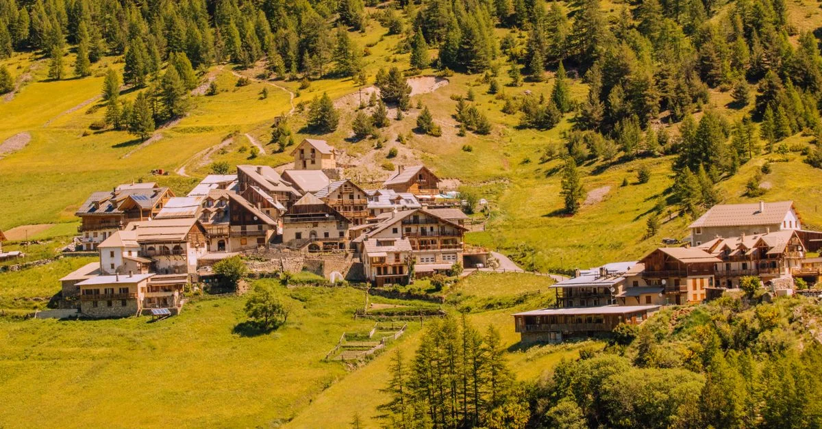 Courchevel Airport and Hotel Transfer Guide: Getting to the Slopes