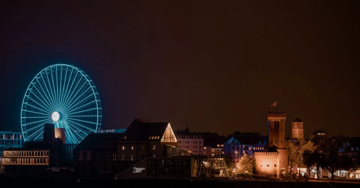Düsseldorf City Tours and Sightseeing Guide: Walking the Rhine and Beyond