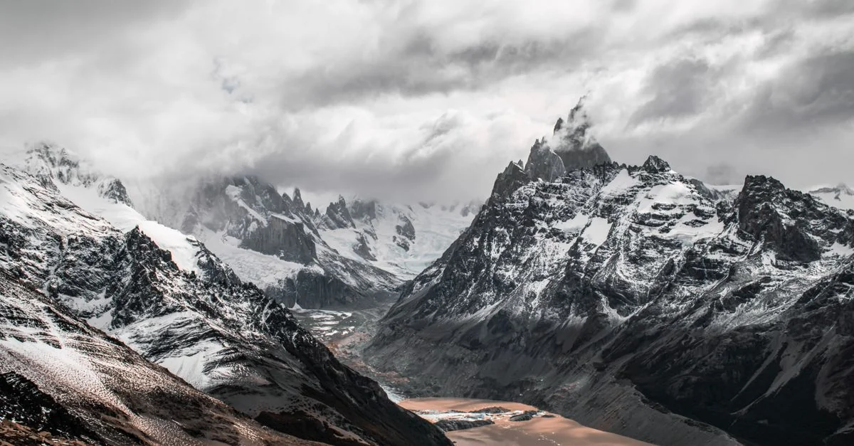 El Calafate Water Sports Guide: Sailing, Glacier Cruises, and the Best Deals