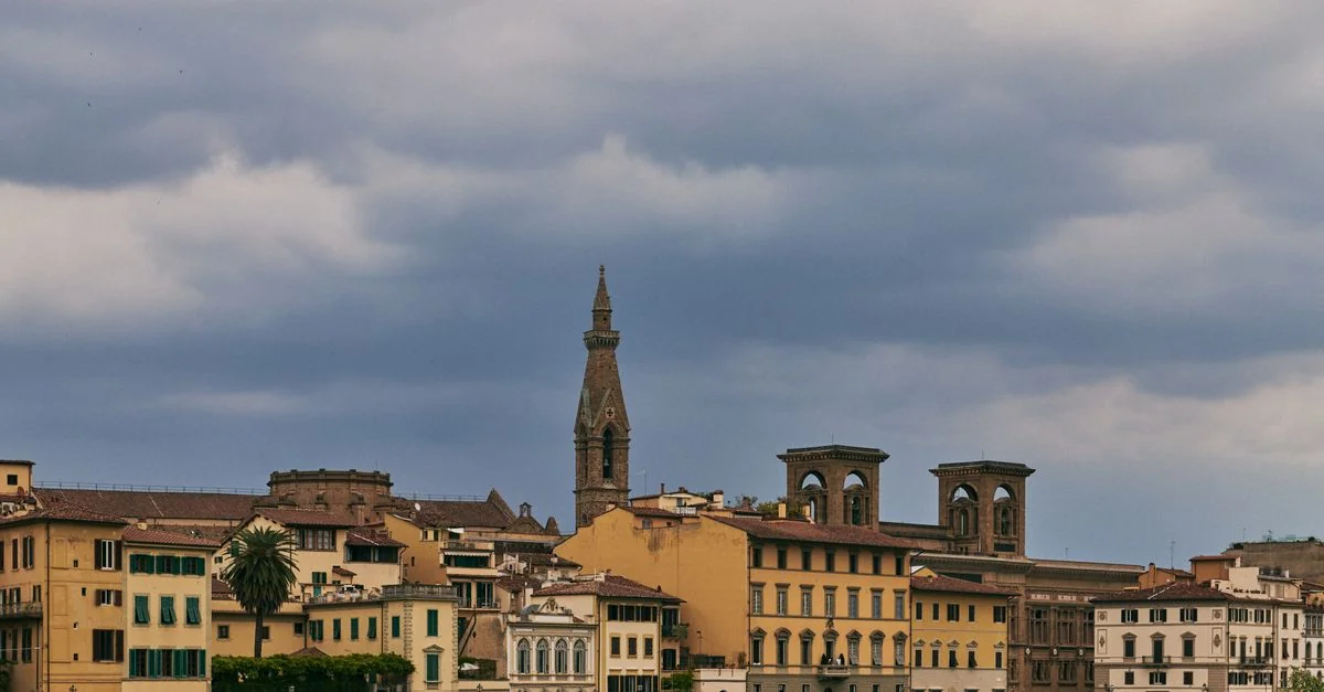 Florence Day Trip Guide: Castles, Coasts & Mountain Roads