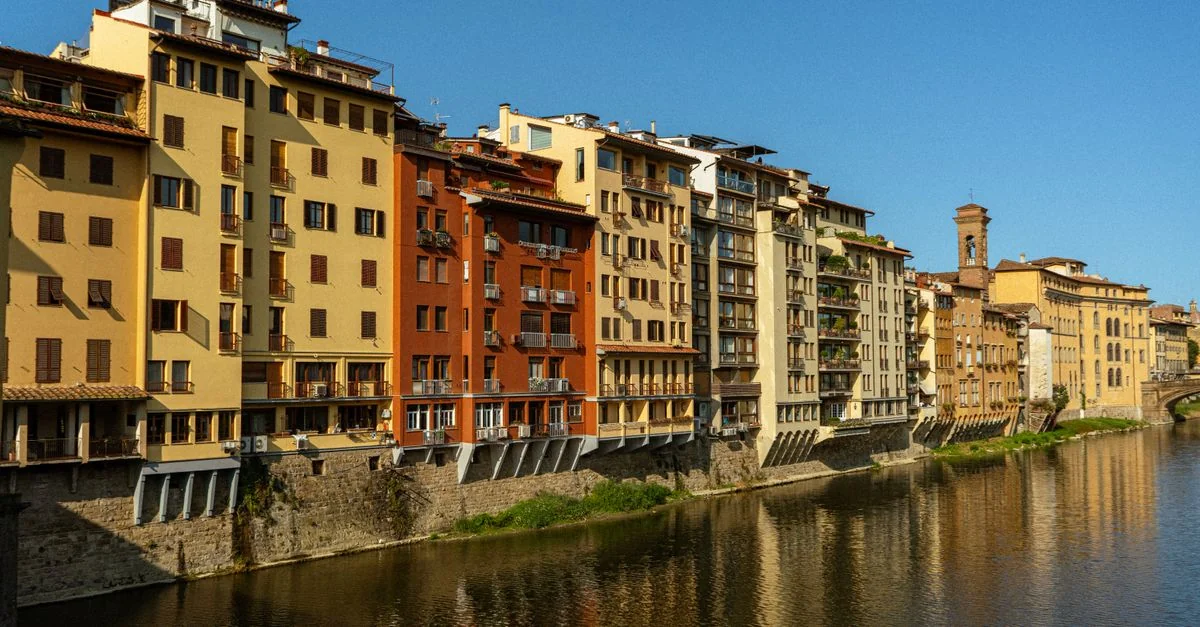 Florence Day Trip Guide: Castles, Coasts & Mountain Roads