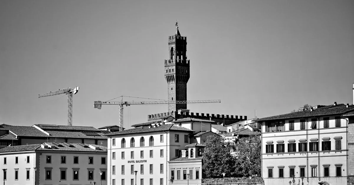 Florence Day Trip Guide: Castles, Coasts & Mountain Roads