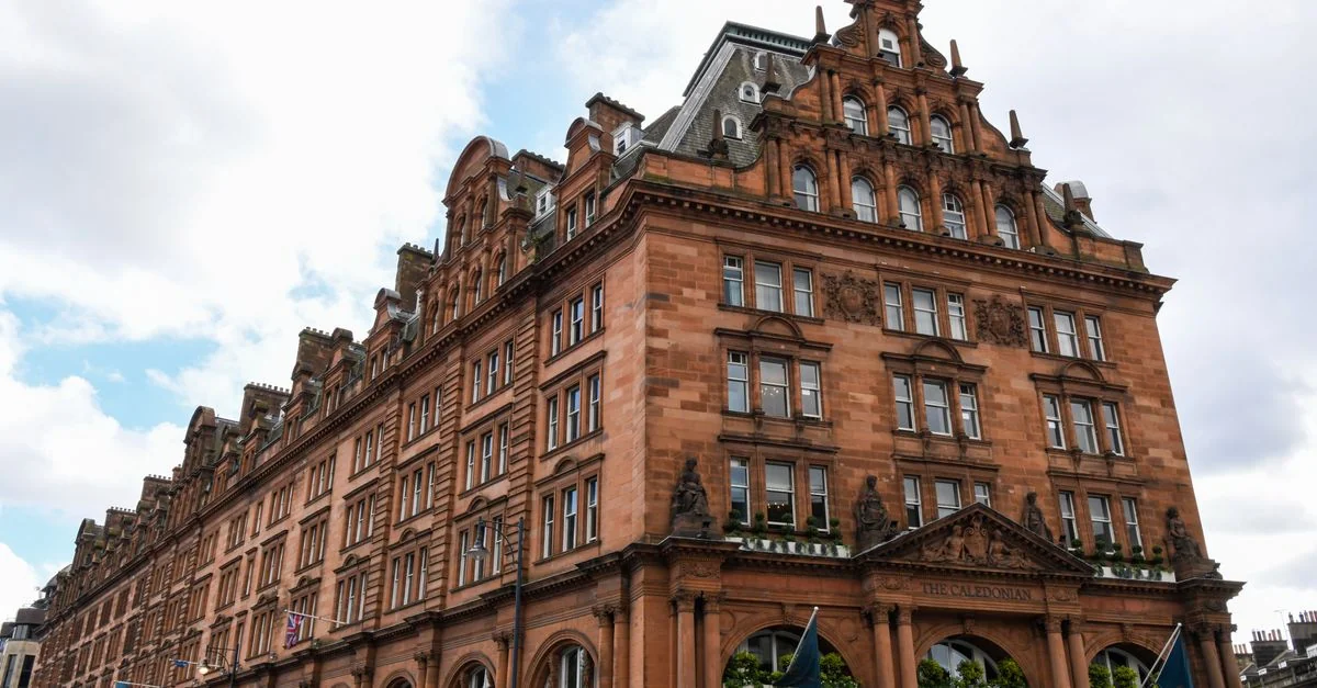 Glasgow Day Trip Guide: Castles, Coasts & Mountain Roads