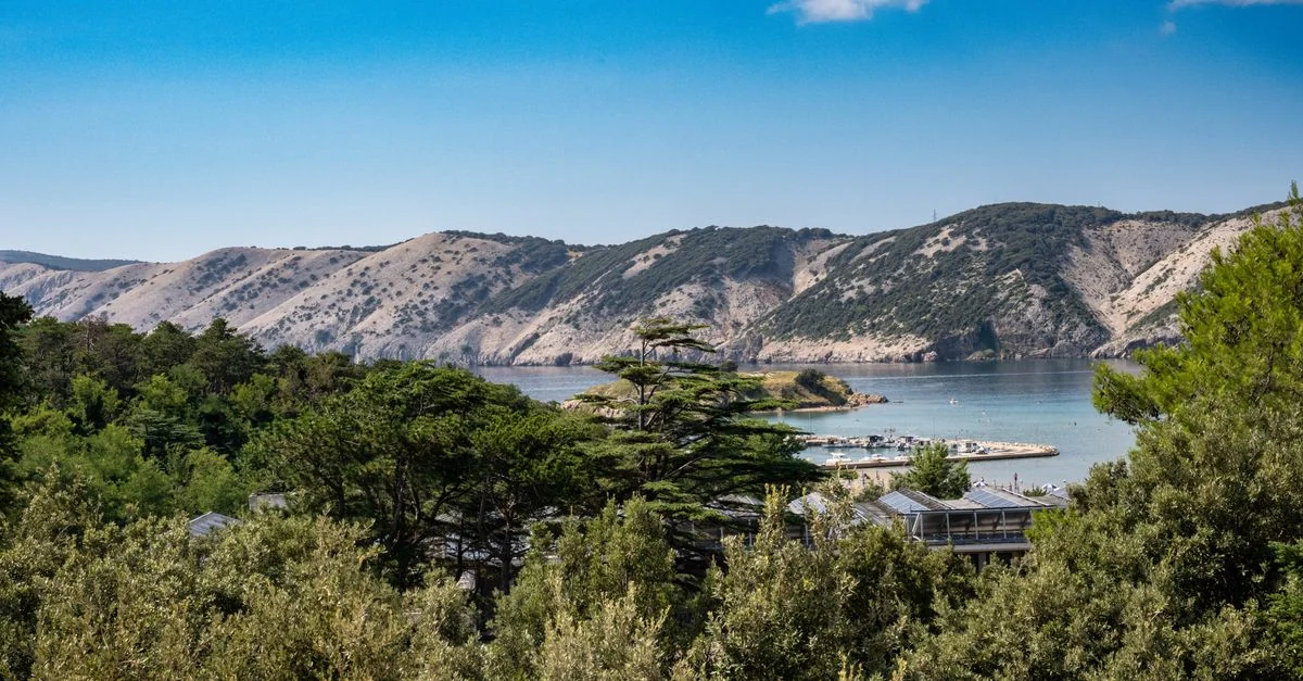 Grad Pula Adventure Guide: Off-Road Buggy Safari and Island Tours
