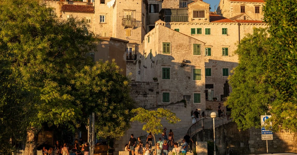 Grad Pula Adventure Guide: Off-Road Buggy Safari and Island Tours