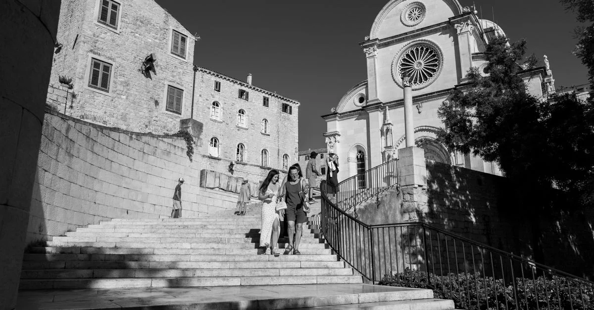 Walking the Stones: A Cultural Guide to Grad Pula