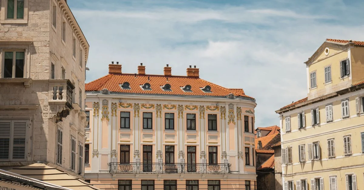 Escape Rooms and Puzzle Experiences in Grad Split: A Guide for the Curious Mind