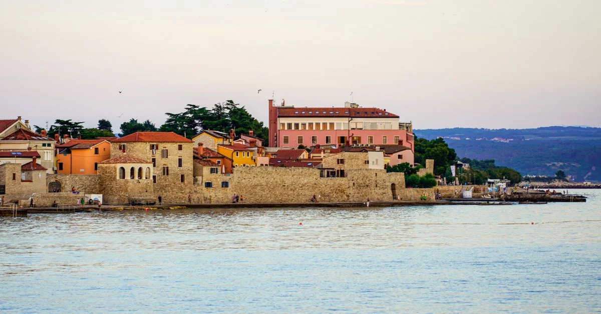 Grad Zadar: A Journey Through Time and Art