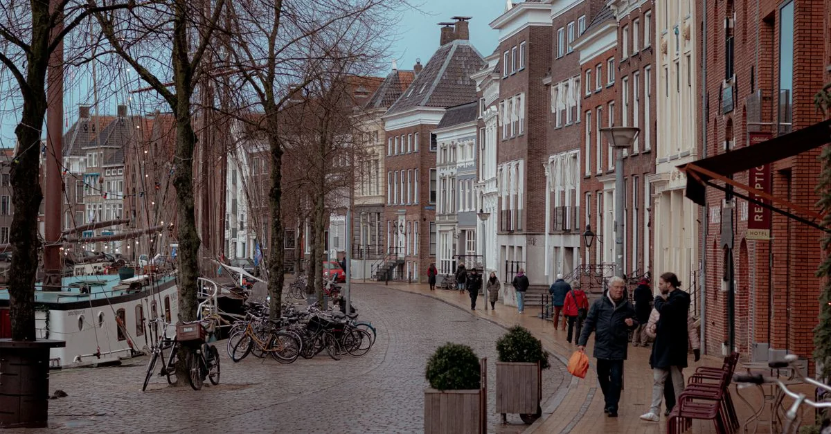 The Definitive Haarlem Water Sports Guide: Canals and Cruising