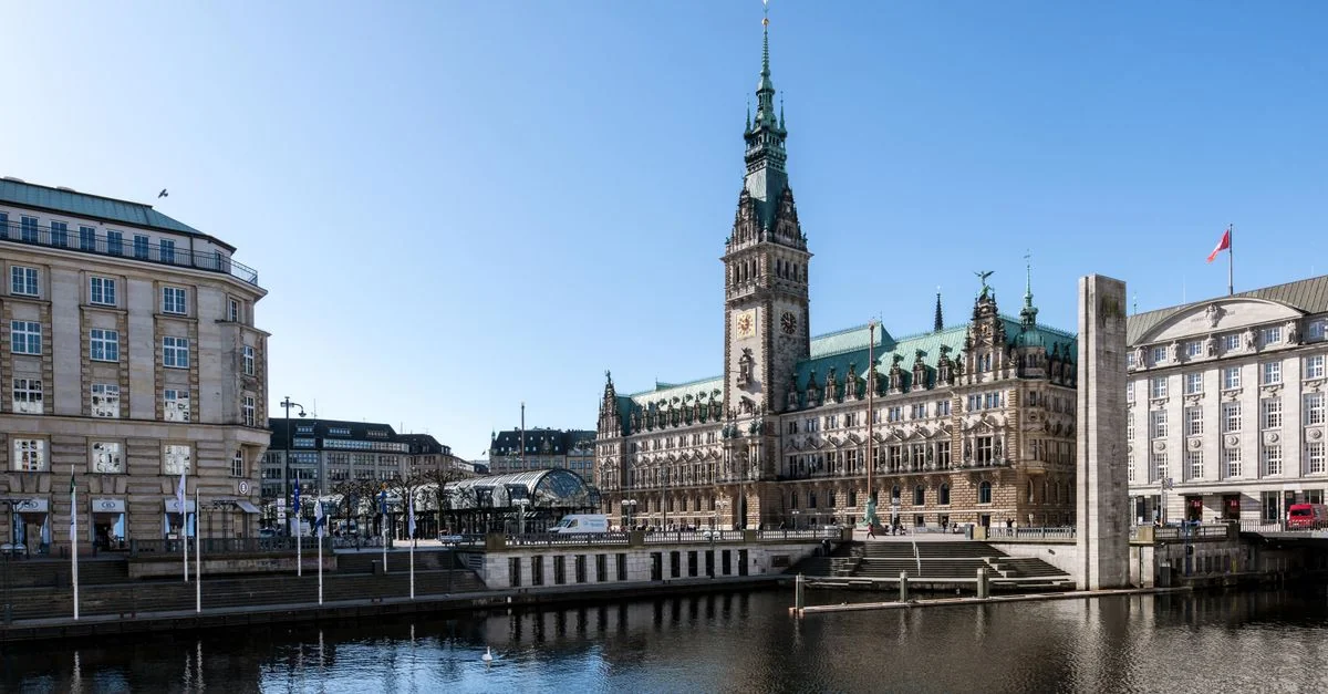 Navigating Between Halle and Leipzig: A European Travel Writer’s Transit Route Guide