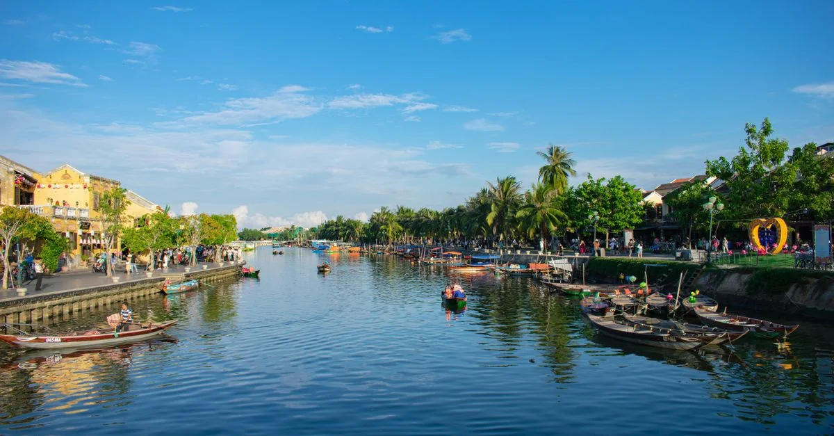 The Ultimate Food Lover&rsquo;s Guide to Hội An: Flavor, Fire, and Lanterns
