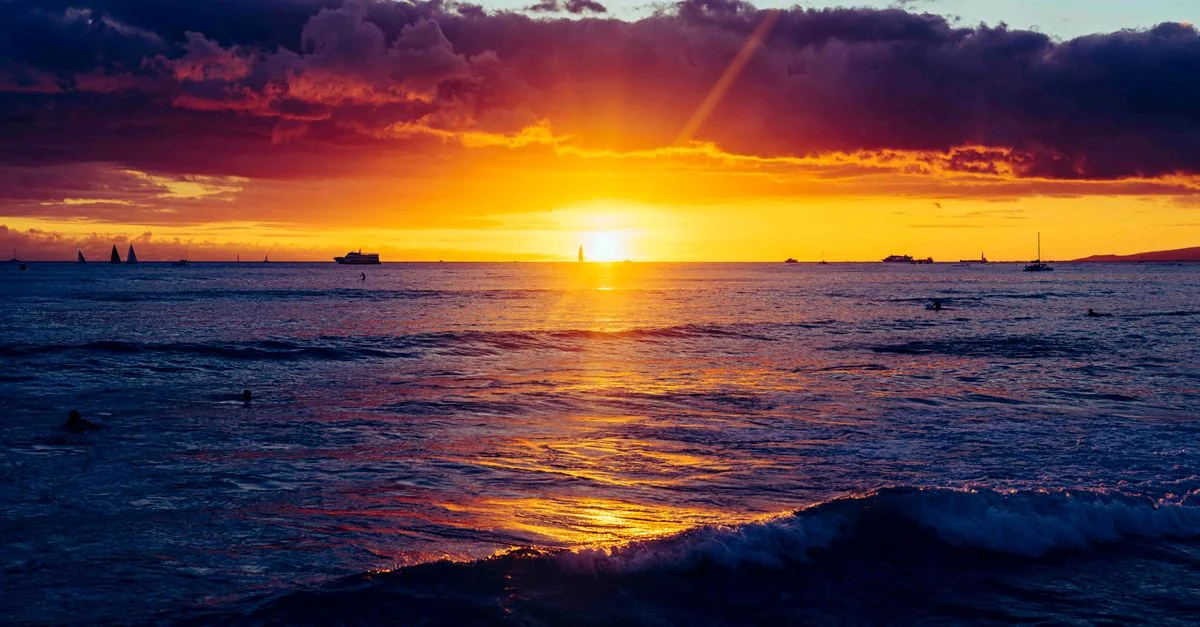 Honolulu Water Sports Guide: Snorkel, Sail, and Explore the Pacific