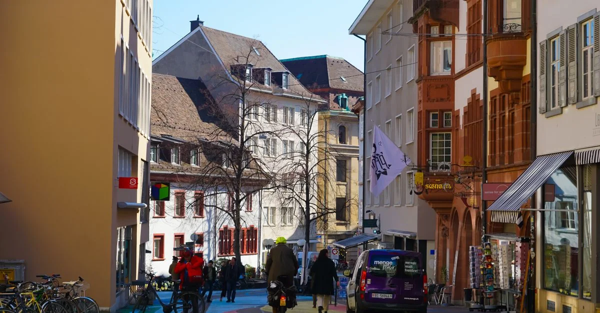 Interlaken-Oberhasli District Adventure Guide: Grindelwald First to Lake Bachalp Hike with Prices and Tips