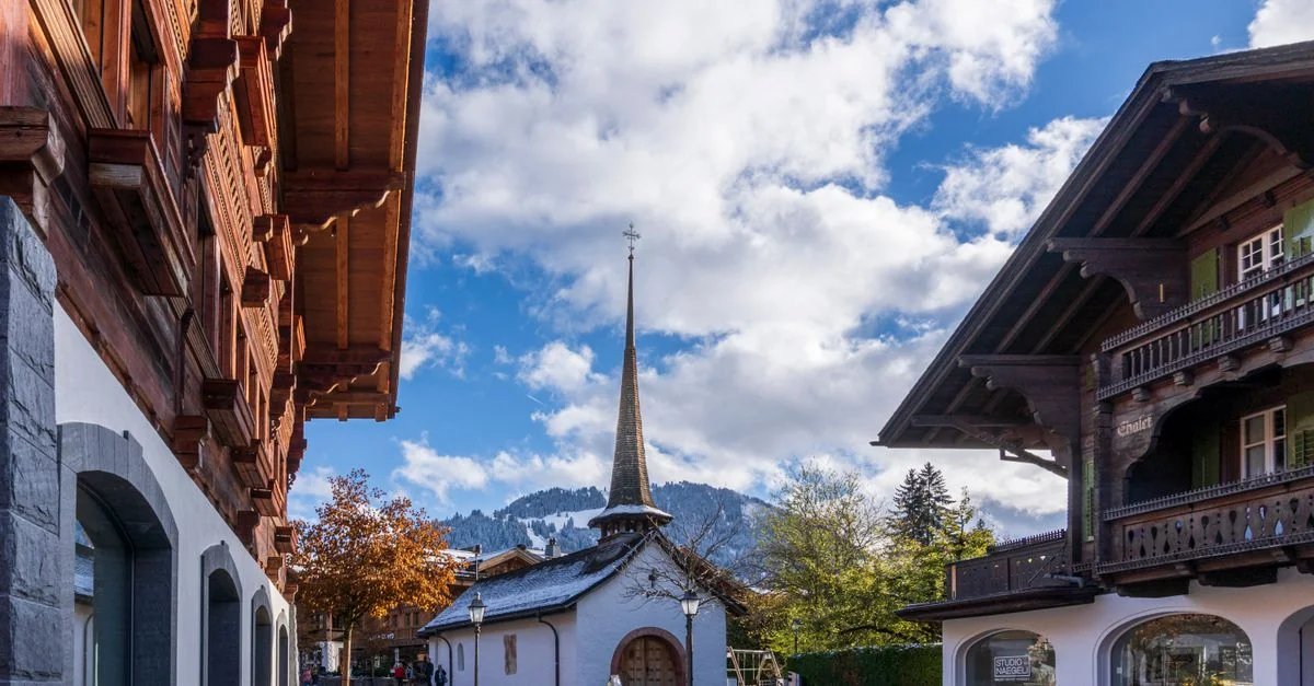 Interlaken-Oberhasli District Adventure Guide: Grindelwald First to Lake Bachalp Hike with Prices and Tips
