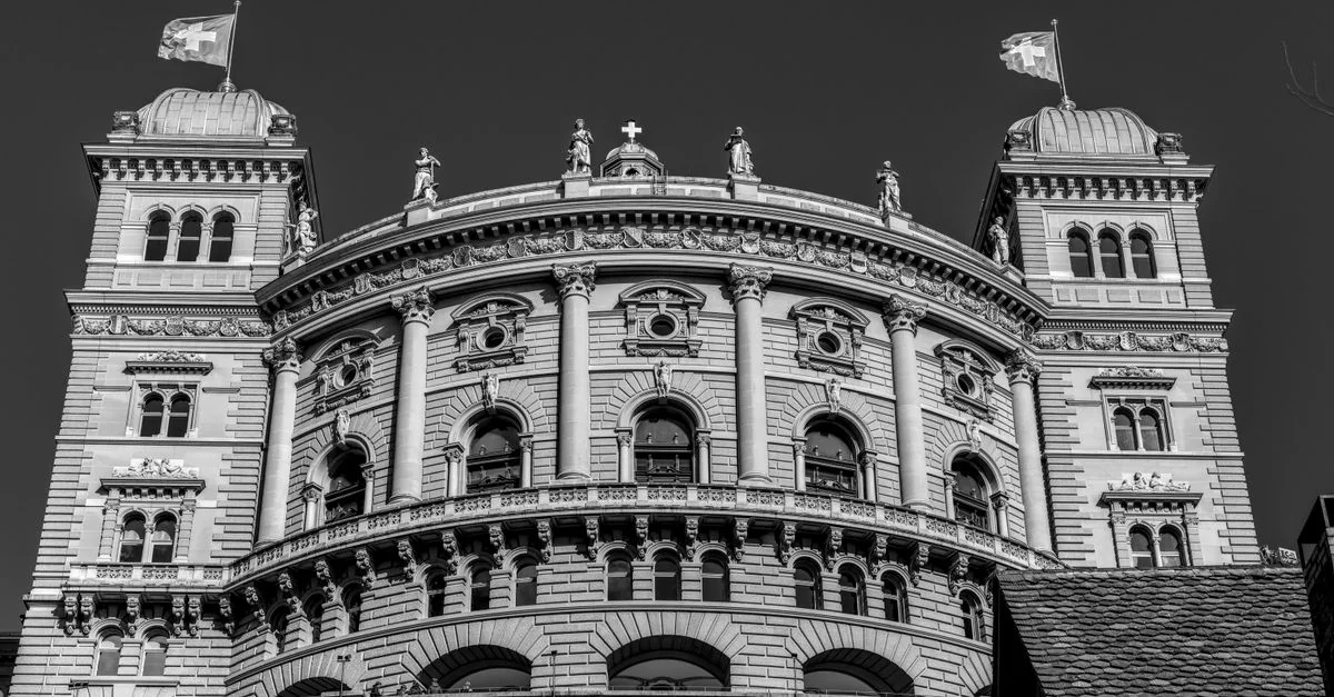 Interlaken-Oberhasli District Adventure Guide: Grindelwald First to Lake Bachalp Hike with Prices and Tips