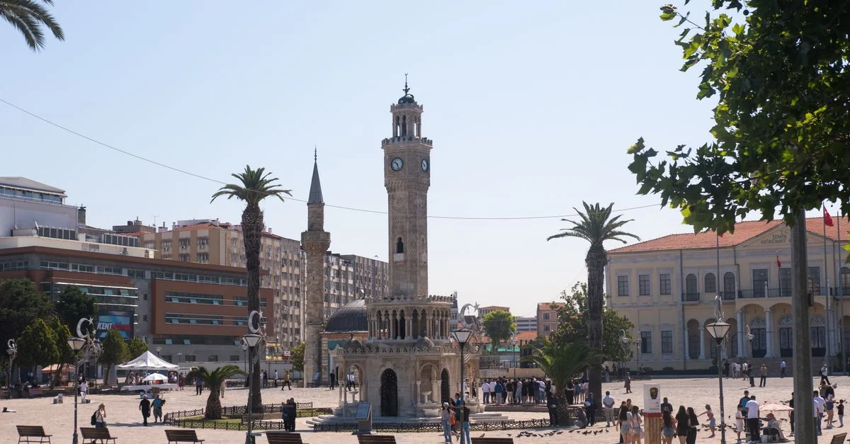 Tracing Antiquity: An Izmir Culture and Art Guide